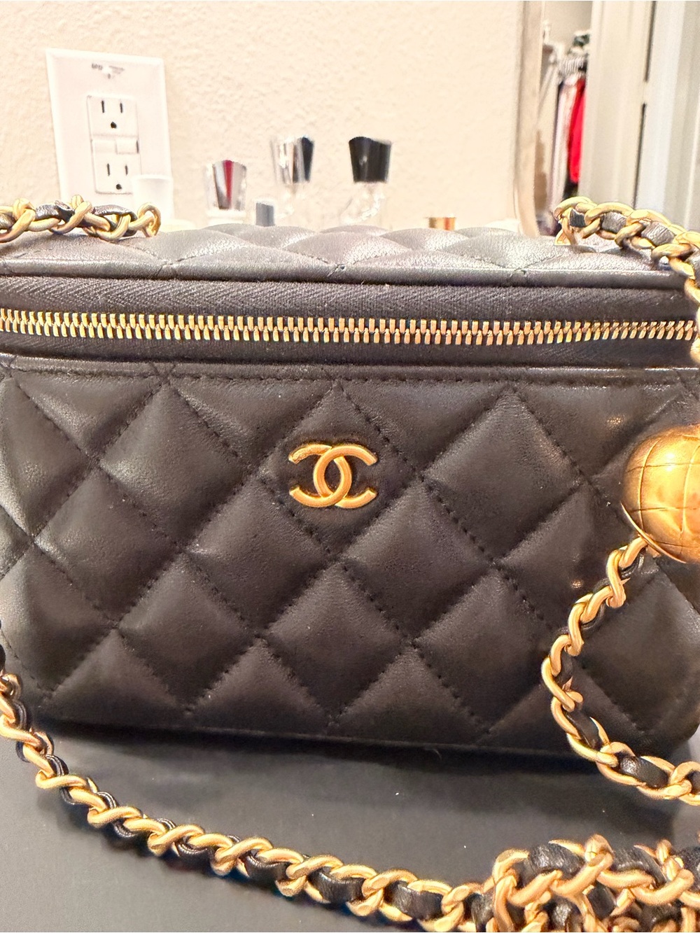 Chanel Black Quilted Leather Vanity Crossbody with Gold Chain - Picture 11 of 11